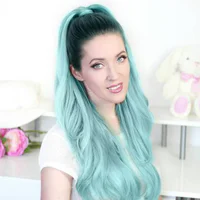 https://image.sistacafe.com/w200/images/uploads/content_image/image/276885/1483594453-12-long-pastel-blue-hair-with-black-roots.jpg