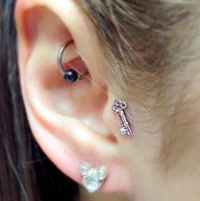 https://image.sistacafe.com/w200/images/uploads/content_image/image/278067/1483713946-Cute-Ear-Piercing-Types-and-Locations-13.jpg