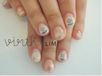 https://image.sistacafe.com/w200/images/uploads/content_image/image/279420/1483946141-cute-flower-nails-bmodish.png