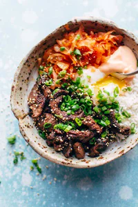 https://image.sistacafe.com/w200/images/uploads/content_image/image/279482/1483949063-Korean-BBQ-Rice-Bowls.jpg