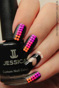https://image.sistacafe.com/w200/images/uploads/content_image/image/279774/1483979174-Dot-And-Heart-Nail-Art.jpg