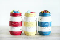 https://image.sistacafe.com/w200/images/uploads/content_image/image/28171/1439971353-Back-to-School-Striped-Mason-Jar-Gift-2.jpg