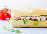 https://image.sistacafe.com/w200/images/uploads/content_image/image/284499/1484803187-Classic-Tuna-Salad-Sandwich-Culinary-Hill-2.jpg