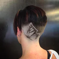 https://image.sistacafe.com/w200/images/uploads/content_image/image/286374/1485068733-8-shaved-butterfly-design-for-short-hair.jpg