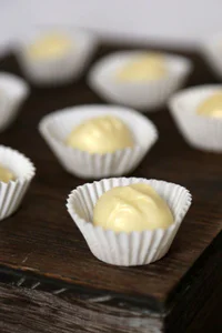 https://image.sistacafe.com/w200/images/uploads/content_image/image/287736/1485235582-White-Chocolate-Truffles.jpg