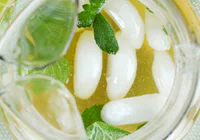 https://image.sistacafe.com/w200/images/uploads/content_image/image/289553/1485419653-10-add-ice-to-mint-limeade.jpg
