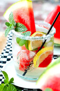 https://image.sistacafe.com/w200/images/uploads/content_image/image/290336/1485510525-5-Watermelon-green-tea.jpg