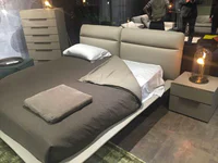 https://image.sistacafe.com/w200/images/uploads/content_image/image/293045/1485930740-Sleek-contemporary-bed-with-comfy-headboard.jpg