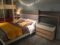 https://image.sistacafe.com/w200/images/uploads/content_image/image/293051/1485930931-Wood-is-a-welcome-addition-in-the-contemporary-bedroom.jpg