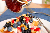https://image.sistacafe.com/w200/images/uploads/content_image/image/294278/1486099580-1-Yogurt-berry-pancake-rolls.jpg