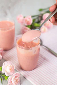 https://image.sistacafe.com/w200/images/uploads/content_image/image/295751/1486357897-Pink-white-chocolate-pots-4-2.jpg