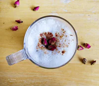 https://image.sistacafe.com/w200/images/uploads/content_image/image/298497/1486709522-Homemade_spicy_rose_latte_FINISHED_2.png