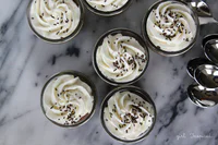 https://image.sistacafe.com/w200/images/uploads/content_image/image/29946/1440492864-Mini-Chocolate-Cream-Pies-4.jpg