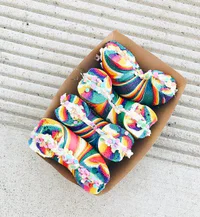 https://image.sistacafe.com/w200/images/uploads/content_image/image/312491/1488777648-Rainbow-bagels-are-made-by-baby-unicorns.jpg