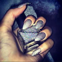 https://image.sistacafe.com/w200/images/uploads/content_image/image/314229/1489043099-Pointy-Nails-with-Glitter.jpg