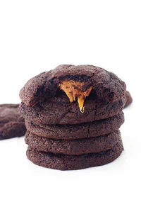 https://image.sistacafe.com/w200/images/uploads/content_image/image/316305/1489385987-Cadbury-Caramel-Filled-Cookies.jpg