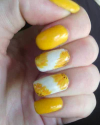 https://image.sistacafe.com/w200/images/uploads/content_image/image/318013/1489557195-nail-nailpolish-nailart-nailartdesigns-Nailss-floral-floralnails-floralnailart-yellow-yellownails-yellownailart-nailpolish-nailpolishaddict.jpg