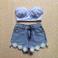 https://image.sistacafe.com/w200/images/uploads/content_image/image/318439/1489593527-ijkuc3-l-610x610-shorts-summer-clothes%2Bdress-blue%2Bshirt-denim%2Bvintage%2Blevis-cut%2Bshorts-pink%2Bflowers-daisies-high%2Bwaisted%2Bshorts-clothes-tank-cute%2Bshorts-denim-trendy-autumn-cool-cute-hippie-hipster.jpg