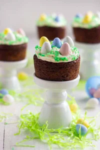 https://image.sistacafe.com/w200/images/uploads/content_image/image/319371/1489730559-gallery-1484937833-mini-easter-carrot-cake-cupcakes-3.jpg