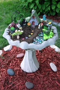https://image.sistacafe.com/w200/images/uploads/content_image/image/328692/1491554501-19-follow-your-dream-fairy-garden-homebnc.jpg