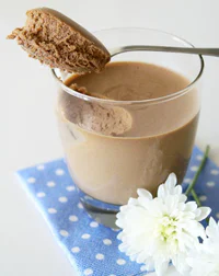 https://image.sistacafe.com/w200/images/uploads/content_image/image/329777/1491322373-milk-chocolate-caramel-mousse-in-glass.jpg
