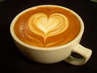 https://image.sistacafe.com/w200/images/uploads/content_image/image/332379/1491716485-heart_Latte_art.jpg