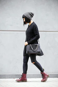 https://image.sistacafe.com/w200/images/uploads/content_image/image/333937/1491893502-fashion-blogger-peru-black-outfit2.jpg