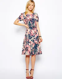 https://image.sistacafe.com/w200/images/uploads/content_image/image/337126/1492353672-Fashion-for-a-stylish-midi-dress-for-modern-lady-14.jpg