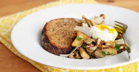 https://image.sistacafe.com/w200/images/uploads/content_image/image/337528/1492410714-Simple-Saut_C3_A9ed-Mushrooms-Poached-Egg.jpg