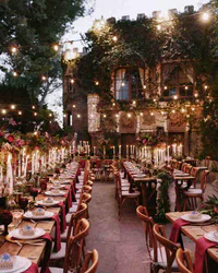 https://image.sistacafe.com/w200/images/uploads/content_image/image/337692/1492418064-adaymag-harry-potter-themed-wedding-17.jpg