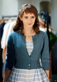 https://image.sistacafe.com/w200/images/uploads/content_image/image/33958/1441766498-Emma-Watson-Cropped.jpg