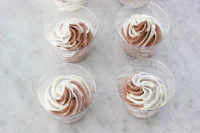 https://image.sistacafe.com/w200/images/uploads/content_image/image/340418/1492664609-Creamy-Vanilla-and-Chocolate-Swirl-Ice-Cream-1-17.jpg