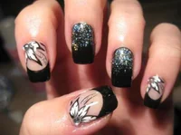 https://image.sistacafe.com/w200/images/uploads/content_image/image/345401/1493131990-52-black-and-white-nail-designs.jpg