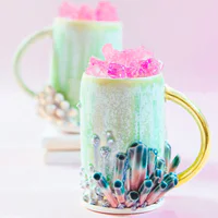 https://image.sistacafe.com/w200/images/uploads/content_image/image/347723/1493600765-crystal-coffee-cups-silver-lining-ceramics-katie-marks-16-5901d833751ab__700.jpg