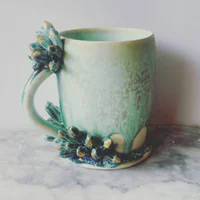 https://image.sistacafe.com/w200/images/uploads/content_image/image/347731/1493600931-crystal-coffee-cups-silver-lining-ceramics-katie-marks-27-5901d853c44fd__700.jpg