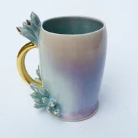https://image.sistacafe.com/w200/images/uploads/content_image/image/347732/1493600946-crystal-coffee-cups-silver-lining-ceramics-katie-marks-37-5901d8ceb7a86__700.jpg