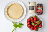 https://image.sistacafe.com/w200/images/uploads/content_image/image/348605/1493727891-Easy-French-Strawberry-Tart-Ingredients.jpg