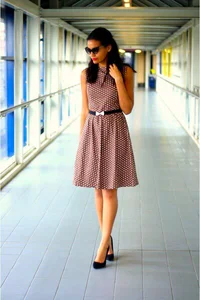 https://image.sistacafe.com/w200/images/uploads/content_image/image/349792/1493873910-black-suede-kurt-geiger-shoes-brown-polka-dot-vintage-dress_400.jpg