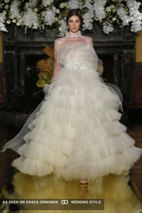 https://image.sistacafe.com/w200/images/uploads/content_image/image/350776/1493996179-yolan-cris-fw-2017-wedding-dress-08.jpg