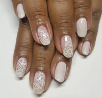 https://image.sistacafe.com/w200/images/uploads/content_image/image/352969/1494394043-20-A-variety-of-Mandalas-and-soft-pink-nails.jpg