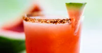 https://image.sistacafe.com/w200/images/uploads/content_image/image/353592/1494487744-Spicy-Watermelon-Margarita.jpg