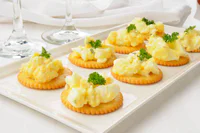 https://image.sistacafe.com/w200/images/uploads/content_image/image/35579/1441962886-egg-salad---crackersl.jpg