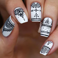 https://image.sistacafe.com/w200/images/uploads/content_image/image/358590/1495207178-51-Henna-inspired-nail-art.jpg