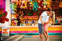 https://image.sistacafe.com/w200/images/uploads/content_image/image/359290/1495369717-couple-engagement-carnival.jpg
