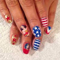 https://image.sistacafe.com/w200/images/uploads/content_image/image/365487/1496115365-1443628764-wonder-woman-nail-design-superflynails.jpg