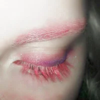 https://image.sistacafe.com/w200/images/uploads/content_image/image/368378/1496594646-Grunge-Makeup-Pinky-Purple-Pastel-Eye-Shadow-696x696.jpg