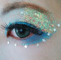 https://image.sistacafe.com/w200/images/uploads/content_image/image/368393/1496595129-Grunge-makeup-idea-Glitters-on-eyes.jpg