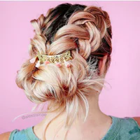 https://image.sistacafe.com/w200/images/uploads/content_image/image/369574/1496730686-16-braided-updo-with-tasseled-cuff.jpg