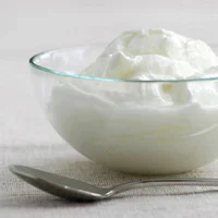 https://image.sistacafe.com/w200/images/uploads/content_image/image/37219/1442394932-3_fat-free-greek-yogurt.jpg