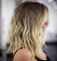 https://image.sistacafe.com/w200/images/uploads/content_image/image/372403/1496989301-9-medium-shaggy-blonde-balayage-hairstyle.jpg